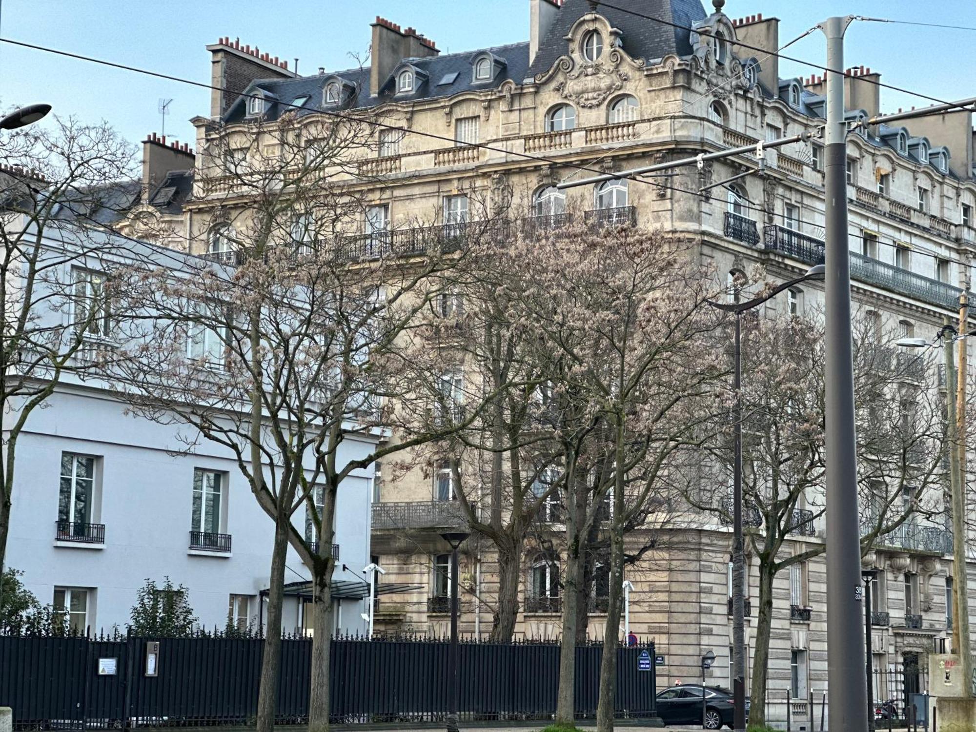 Prestige A Luxe, Calme Et Proche Tour Eiffel Et Champs-elysees * Parijs